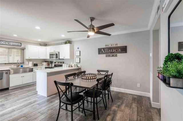 15307 W POND WOODS DRIVE 301, Tampa, FL 33618