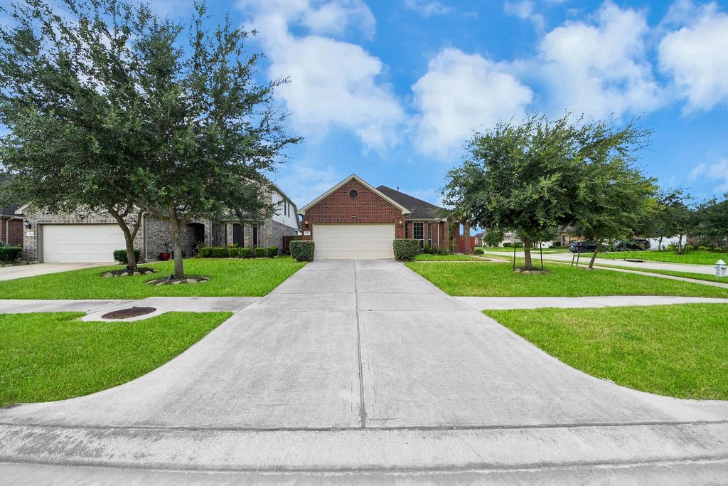 1902 Argos Drive, Missouri City, TX 77459