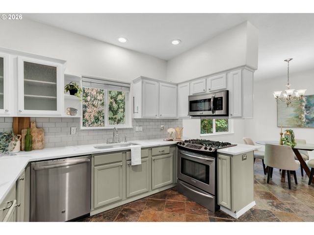 7246 Ne SHALEEN St, Hillsboro, OR 97124