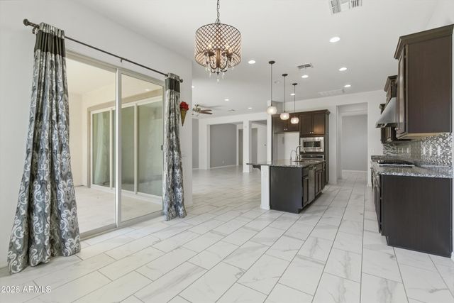 1083 E HOLLAND PARK Drive, Gilbert, AZ 85297