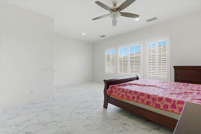 1083 E HOLLAND PARK Drive, Gilbert, AZ 85297