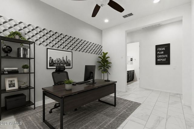 1083 E HOLLAND PARK Drive, Gilbert, AZ 85297