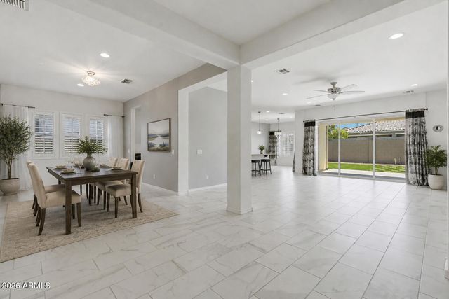 1083 E HOLLAND PARK Drive, Gilbert, AZ 85297