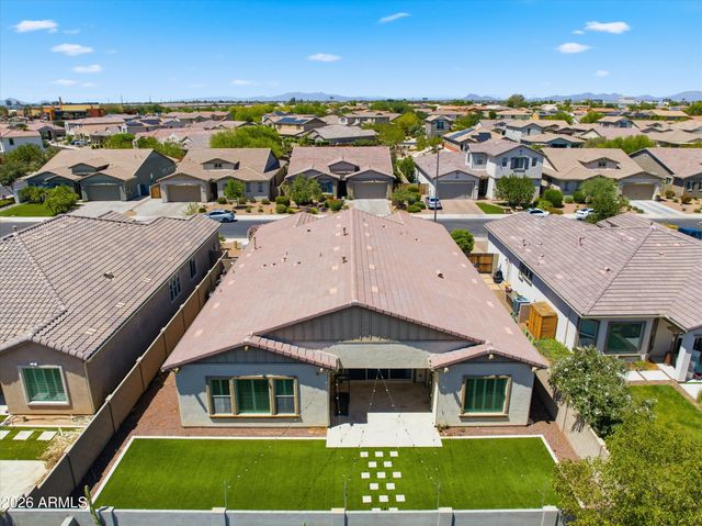 1083 E HOLLAND PARK Drive, Gilbert, AZ 85297