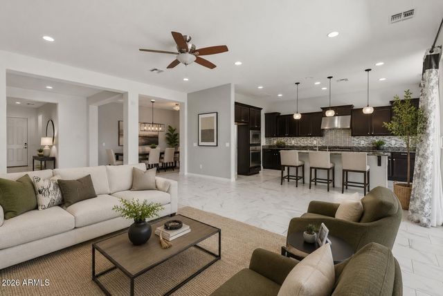 1083 E HOLLAND PARK Drive, Gilbert, AZ 85297