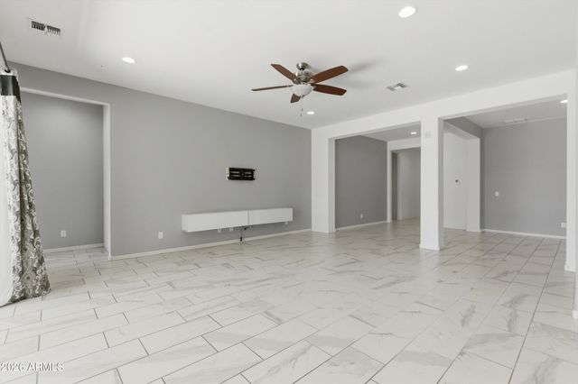 1083 E HOLLAND PARK Drive, Gilbert, AZ 85297