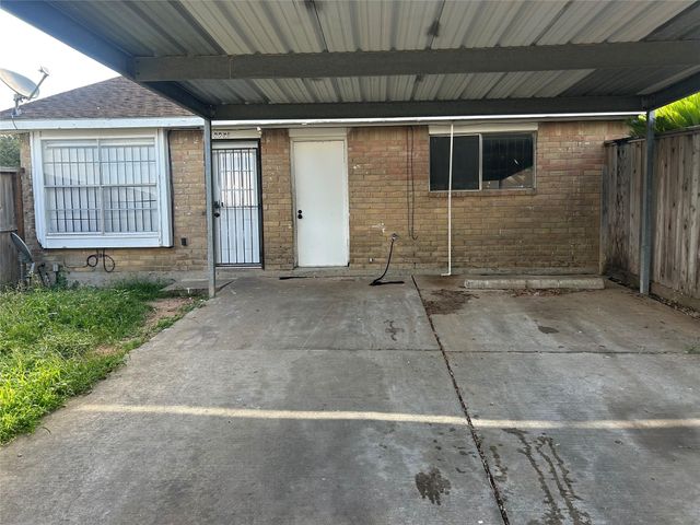 6851 Chasewood Drive, Houston, TX 77489