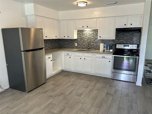 6851 Chasewood Drive, Houston, TX 77489