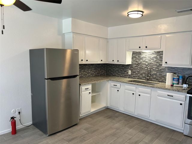 6851 Chasewood Drive, Houston, TX 77489