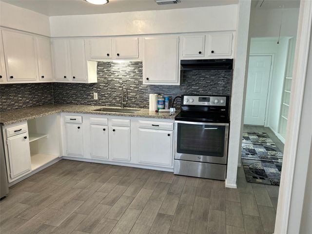 6851 Chasewood Drive, Houston, TX 77489