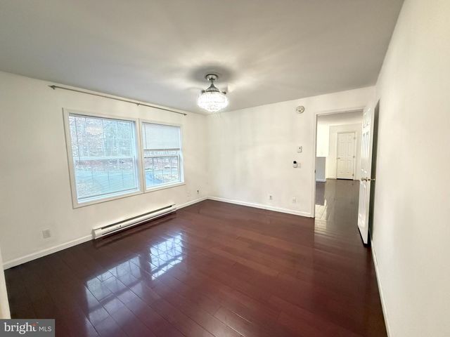 6486 DECKER RD, Bushkill, PA 18324