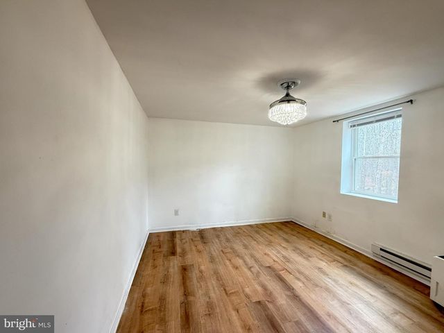 6486 DECKER RD, Bushkill, PA 18324