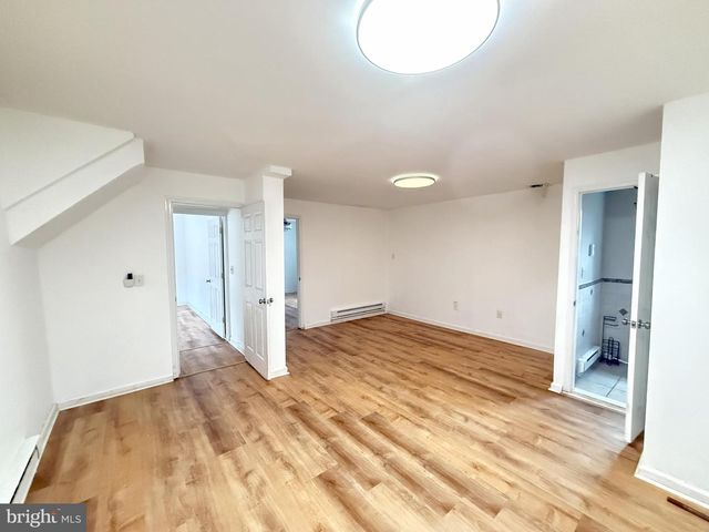 6486 DECKER RD, Bushkill, PA 18324