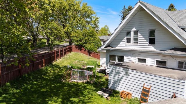 5911 Elinor St, Duluth, MN 55807