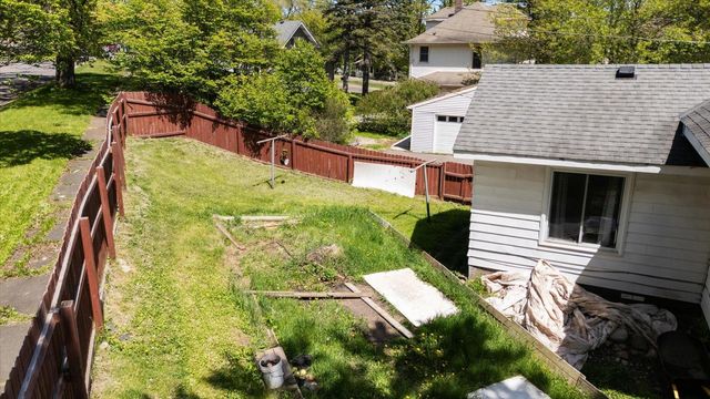 5911 Elinor St, Duluth, MN 55807