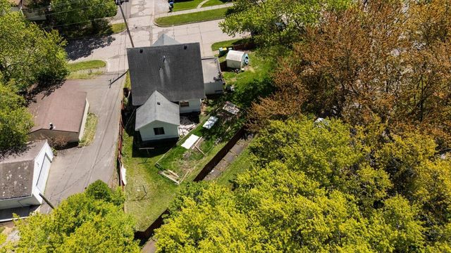 5911 Elinor St, Duluth, MN 55807
