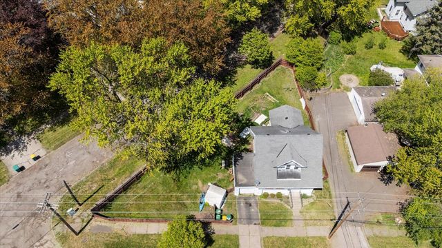5911 Elinor St, Duluth, MN 55807