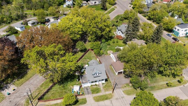 5911 Elinor St, Duluth, MN 55807
