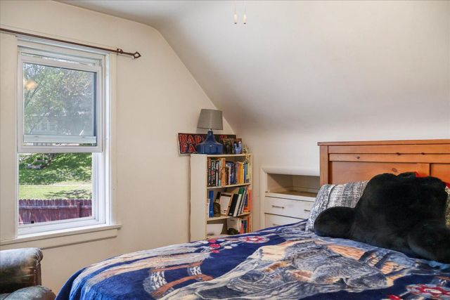 5911 Elinor St, Duluth, MN 55807