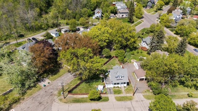 5911 Elinor St, Duluth, MN 55807