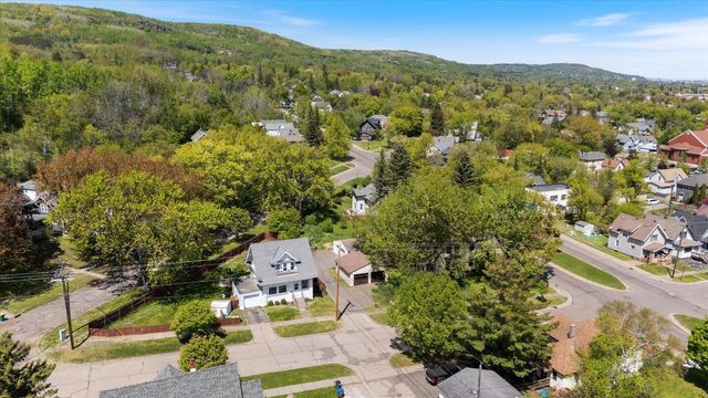 5911 Elinor St, Duluth, MN 55807