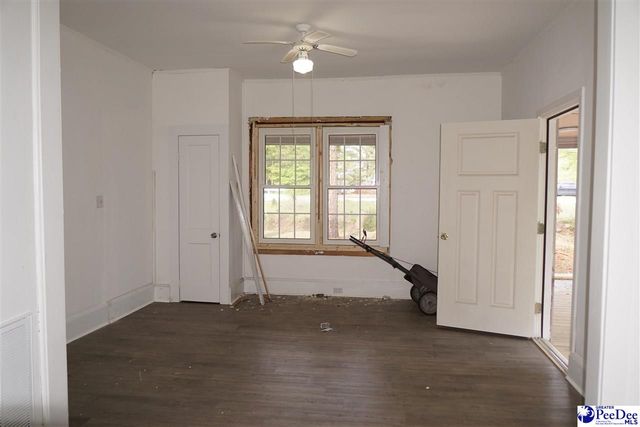 1586 Main Street, Darlington, SC 29532