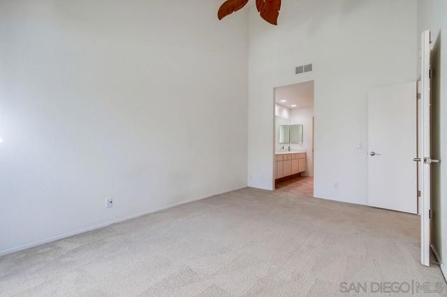 4044 Crystal Dawn Ln 203, San Diego, CA 92122