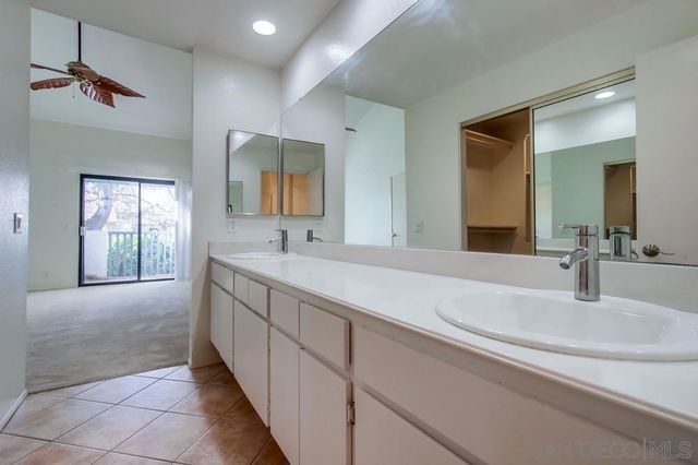 4044 Crystal Dawn Ln 203, San Diego, CA 92122