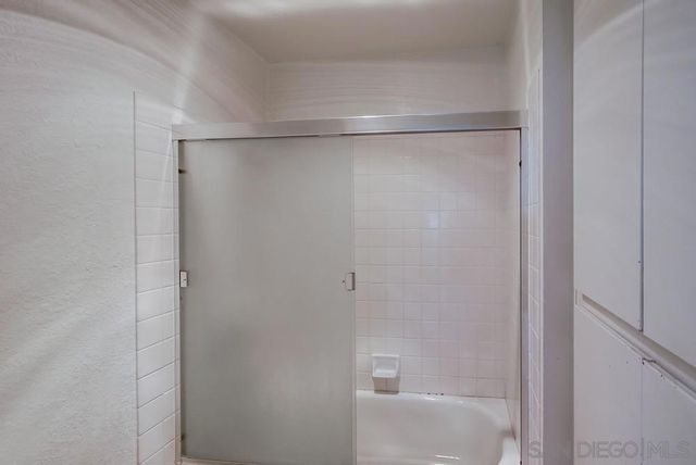 4044 Crystal Dawn Ln 203, San Diego, CA 92122