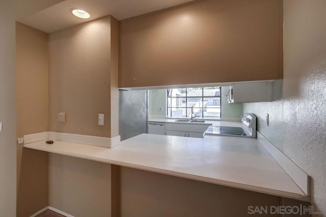 4044 Crystal Dawn Ln 203, San Diego, CA 92122