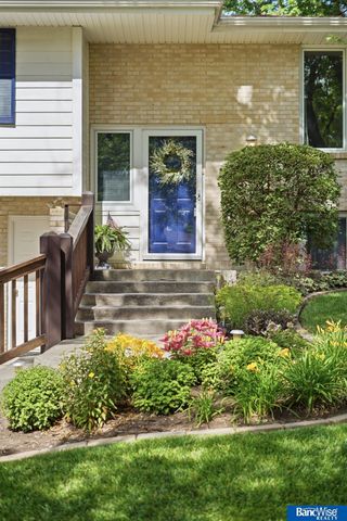 5001 S 65th Street, Lincoln, NE 68516