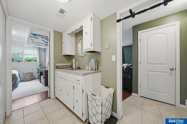 5001 S 65th Street, Lincoln, NE 68516