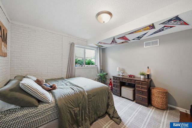 5001 S 65th Street, Lincoln, NE 68516
