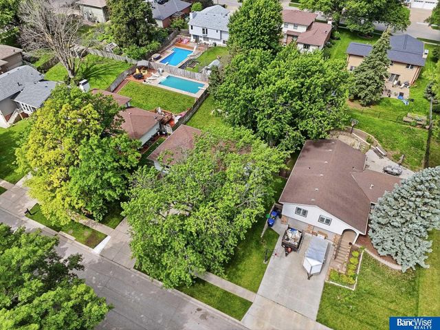 5001 S 65th Street, Lincoln, NE 68516