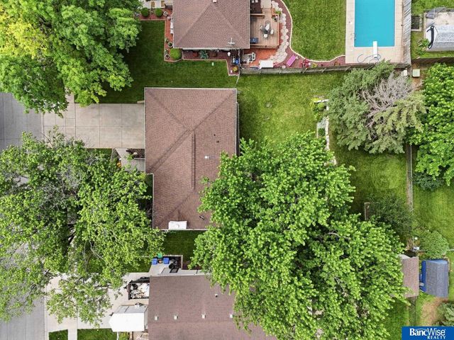 5001 S 65th Street, Lincoln, NE 68516