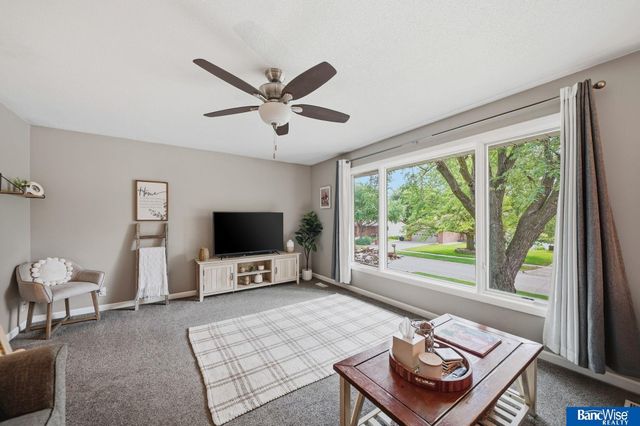 5001 S 65th Street, Lincoln, NE 68516