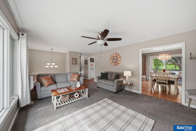 5001 S 65th Street, Lincoln, NE 68516