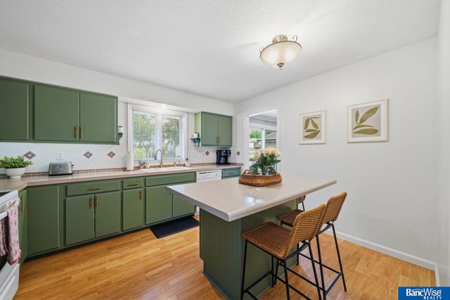 5001 S 65th Street, Lincoln, NE 68516