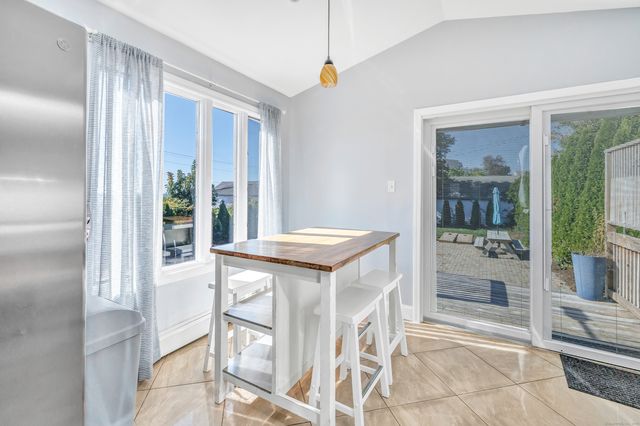 12 East Avenue, West Haven, CT 06516