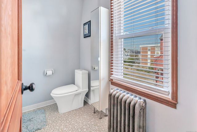 12 East Avenue, West Haven, CT 06516