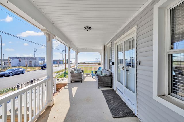 12 East Avenue, West Haven, CT 06516