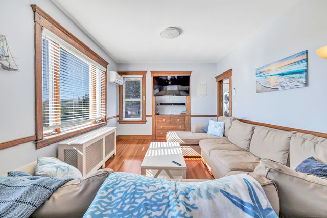 12 East Avenue, West Haven, CT 06516