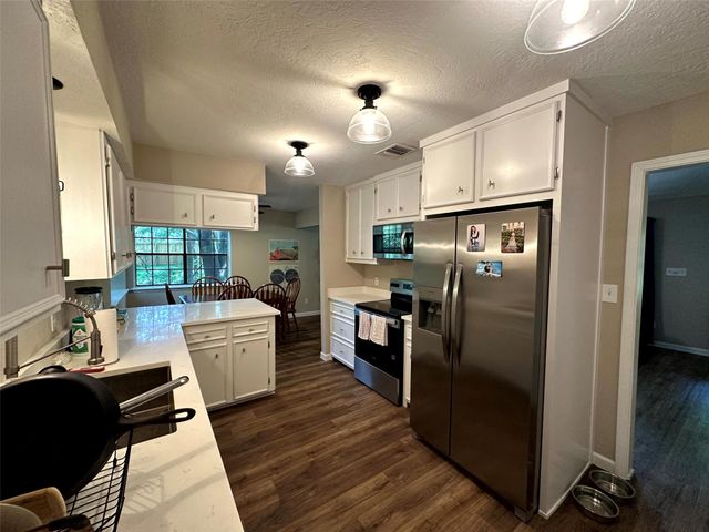 12289 Thompson Road, Willis, TX 77318