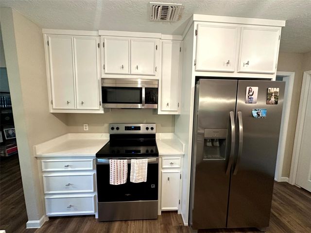 12289 Thompson Road, Willis, TX 77318