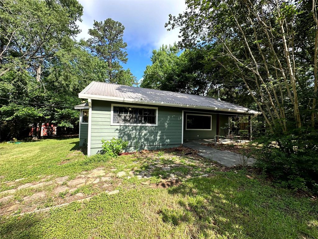 12289 Thompson Road, Willis, TX 77318