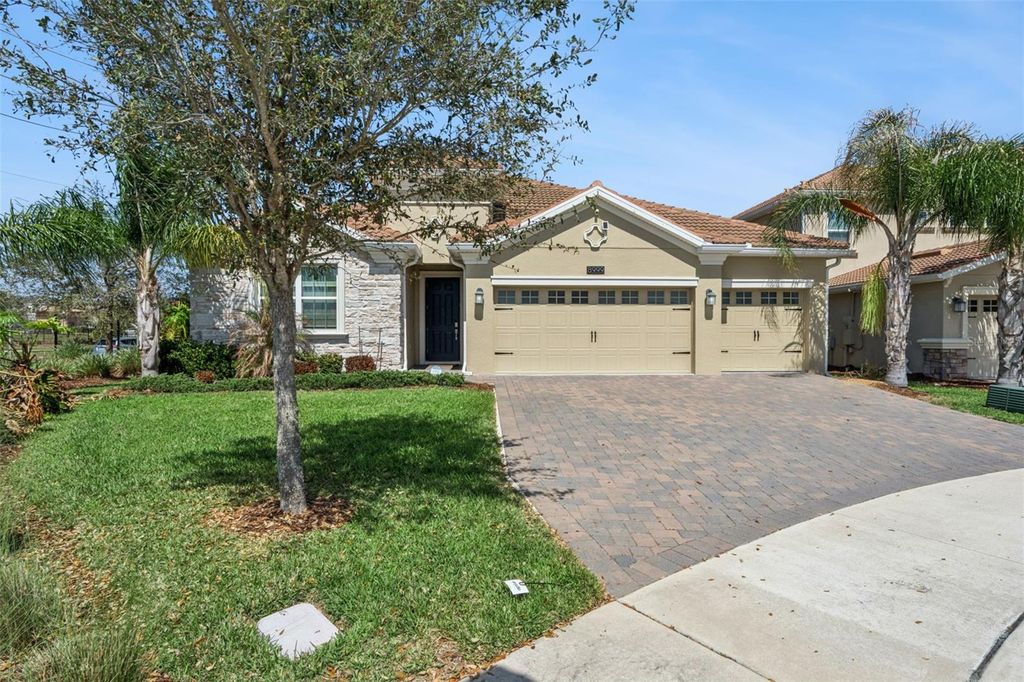 Image 1 of property listing at 8999 CROQUET COURT, Davenport, FL 33896
