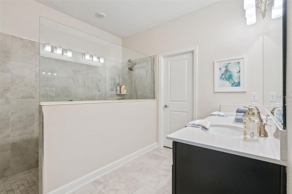 Image 33 of property listing at 8999 CROQUET COURT, Davenport, FL 33896