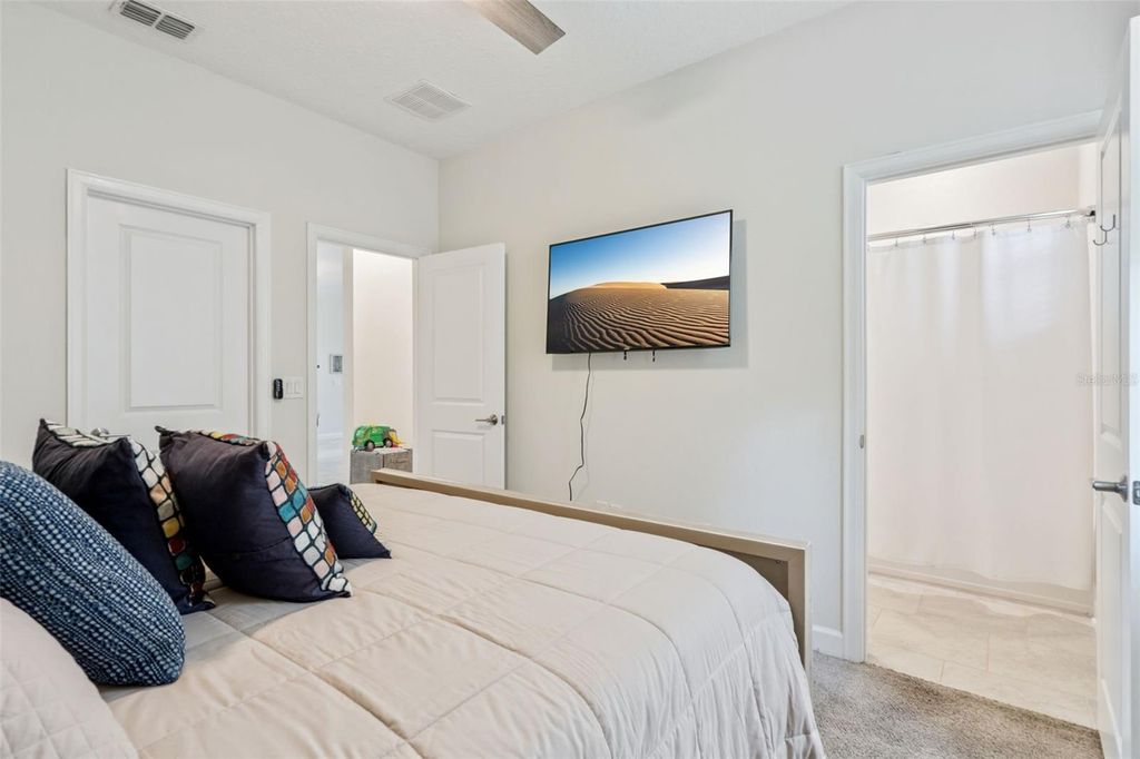 Image 35 of property listing at 8999 CROQUET COURT, Davenport, FL 33896