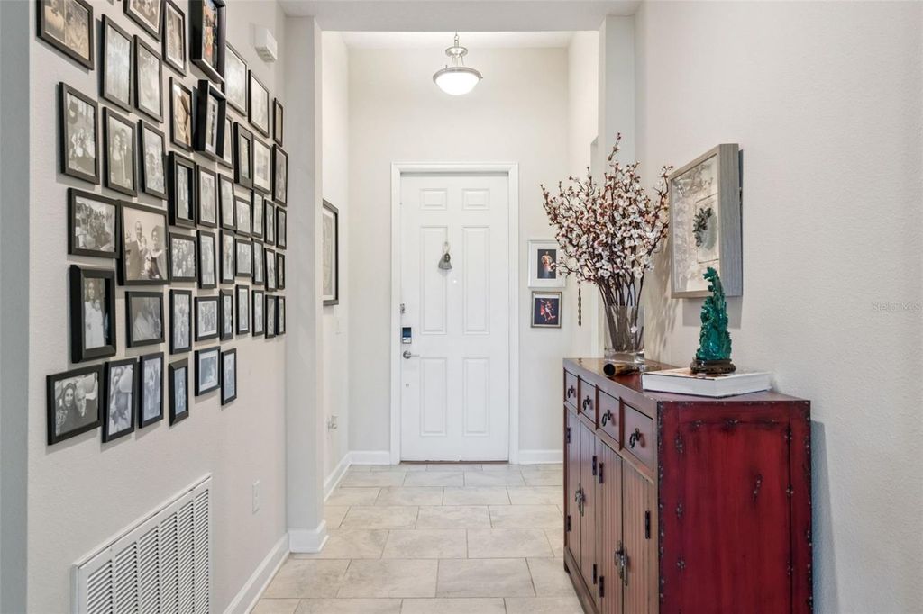 Image 5 of property listing at 8999 CROQUET COURT, Davenport, FL 33896