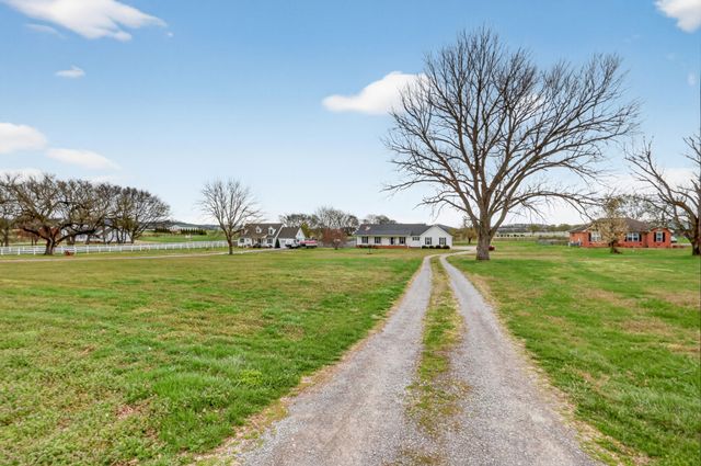 766 Rock Springs Rd, Castalian Springs, TN 37031